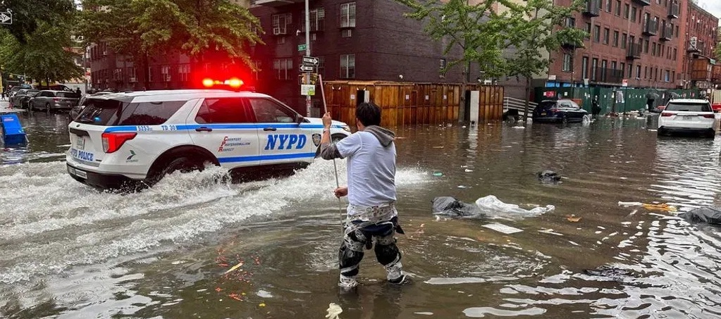 Tropical storm Ophelia flooding New York City